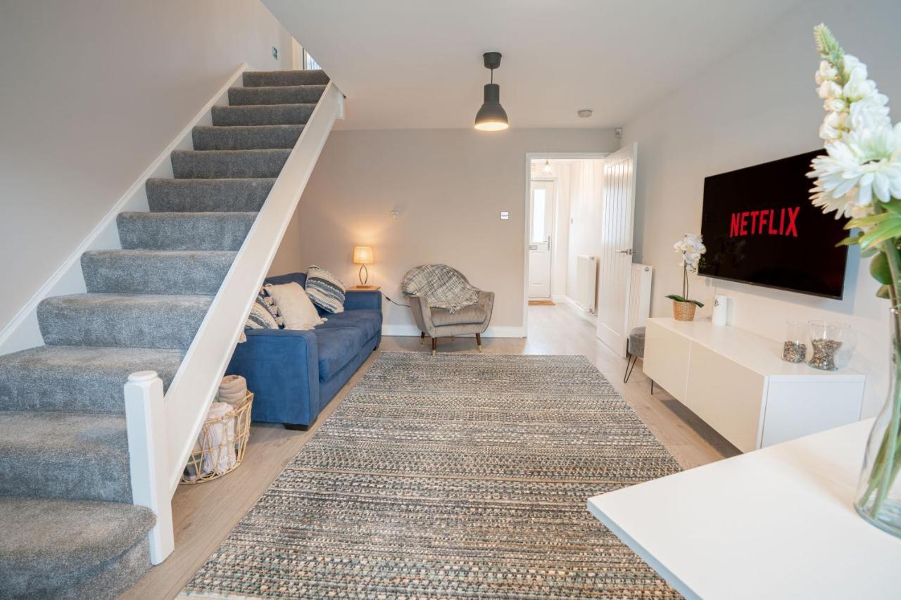 Stunning Abode 5 Min From Nec & Bhx, Pets Allowed Marston Green Exteriör bild