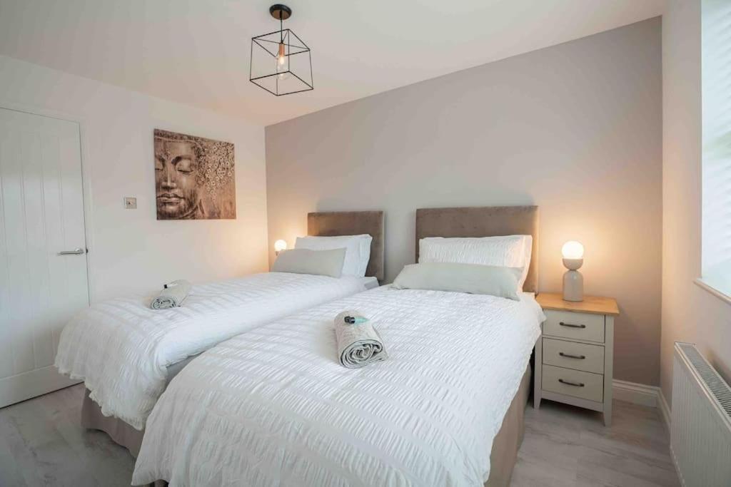 Stunning Abode 5 Min From Nec & Bhx, Pets Allowed Marston Green Exteriör bild
