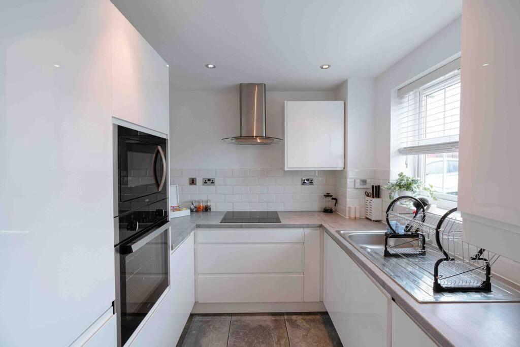 Stunning Abode 5 Min From Nec & Bhx, Pets Allowed Marston Green Exteriör bild