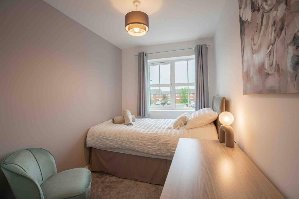 Stunning Abode 5 Min From Nec & Bhx, Pets Allowed Marston Green Exteriör bild