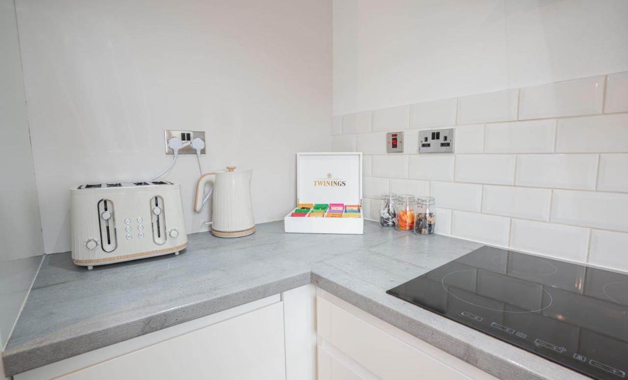 Stunning Abode 5 Min From Nec & Bhx, Pets Allowed Marston Green Exteriör bild