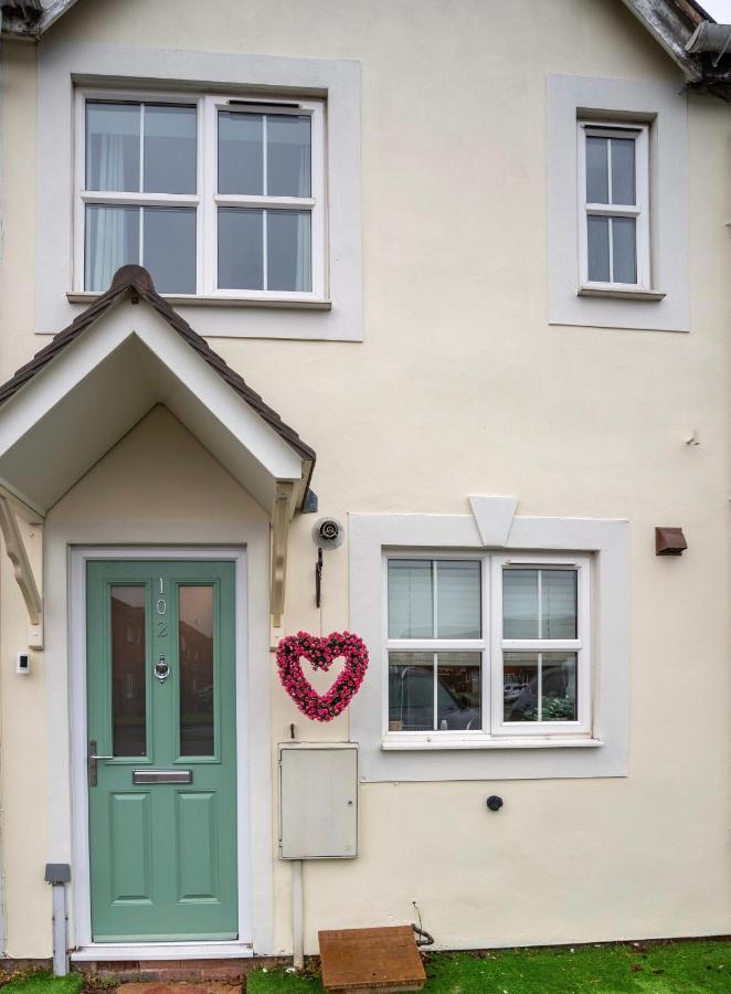 Stunning Abode 5 Min From Nec & Bhx, Pets Allowed Marston Green Exteriör bild